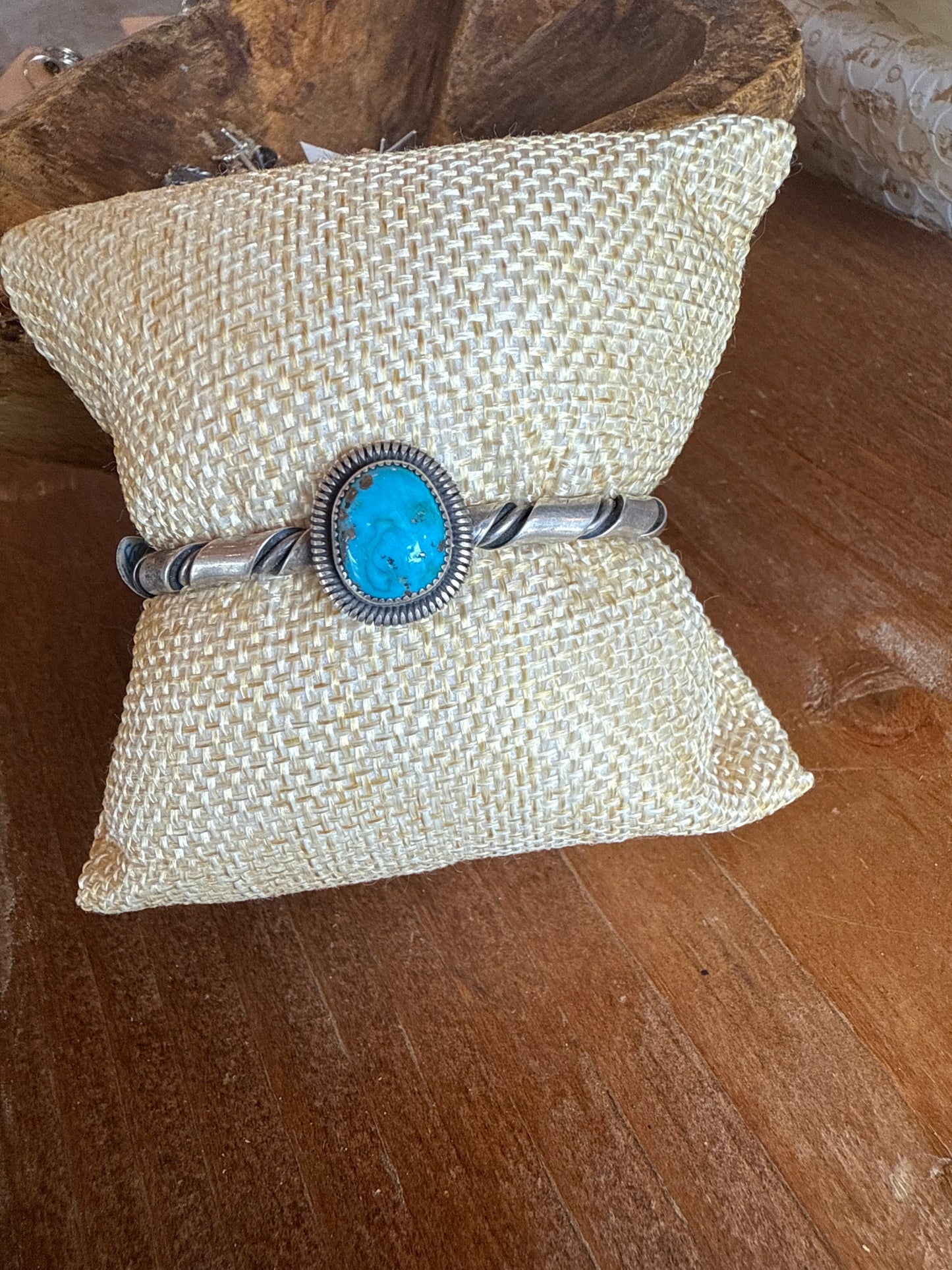Twisted Band Cuff