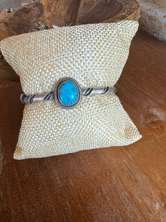 Twisted Band Cuff